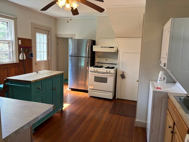 Building Photo - 96 White Horse Rd