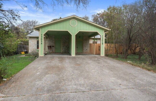 Foto del edificio - 7302 Bar K Ranch Rd