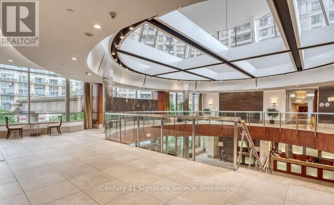 Photo du bâtiment - 3880 Duke of York Blvd