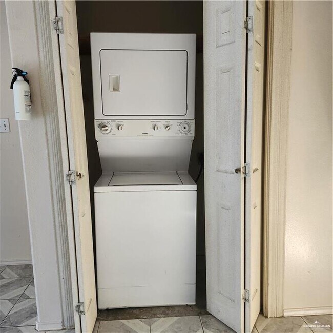 Foto del edificio - 9 Kimberly Ln