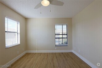 Building Photo - 5311 Summerlin Rd
