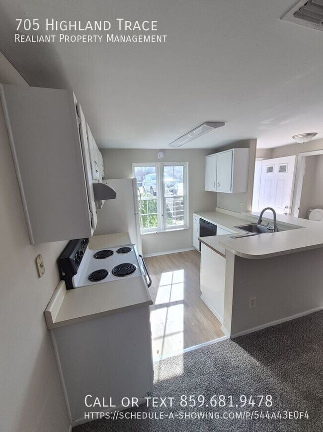 Foto del edificio - 705 Highland Trce