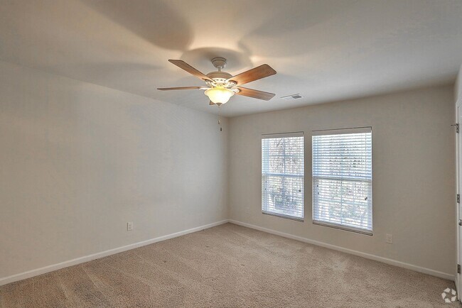 Building Photo - 1525 Oldenburg Dr