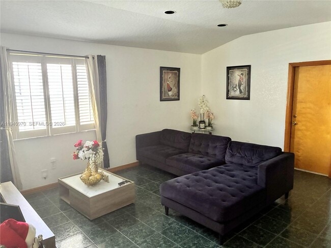 Foto del edificio - 8564 SW 210th Terrace