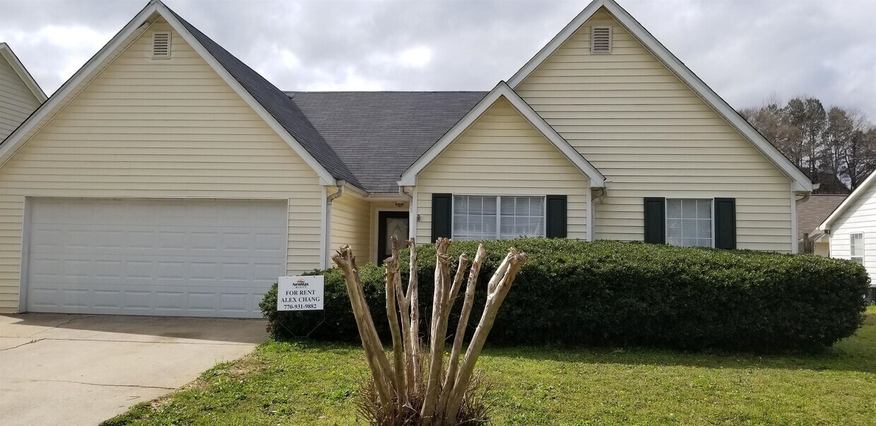 5927 Farmbrook Ln, Rex, GA 30273 House Rental in Rex, GA