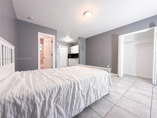 Foto del edificio - 5010 NW 2nd Ave
