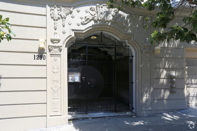 Front Gate - 1290 Grove