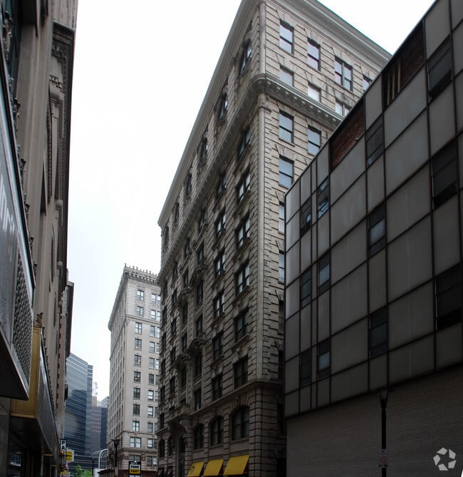 Building Photo - Clinton Street Lofts