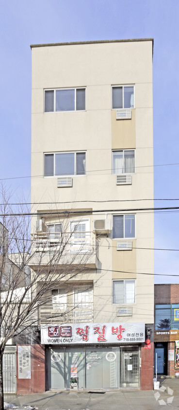 Building Photo - 150th Pl