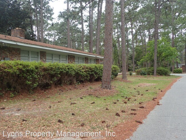 Building Photo - 3 br, 2.5 bath House - 2201 WHITE OAK DR