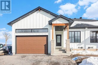 Building Photo - 13a Machabee St