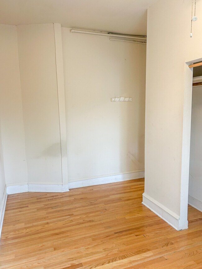 Foto del edificio - 703 W Willow St