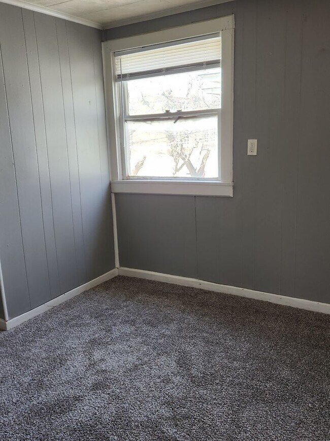 Foto del edificio - 315 N Madison St