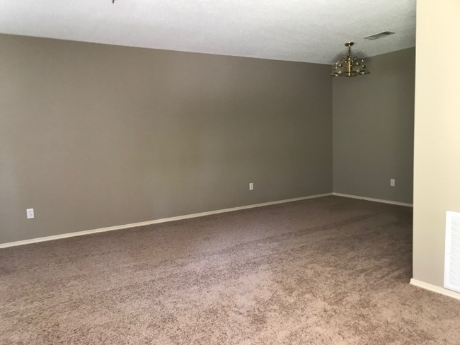 Living Room - 6460 Confederate Dr