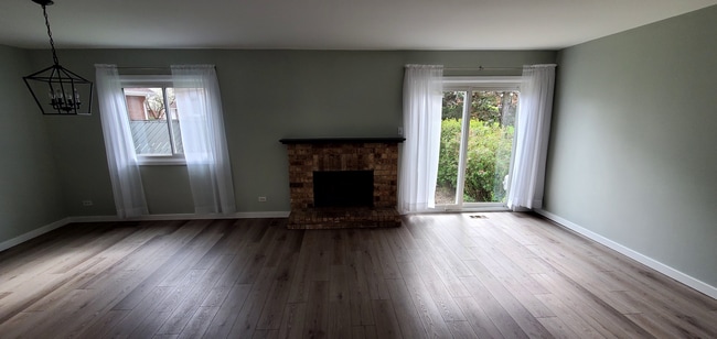 Building Photo - 1576 Dundee Dr