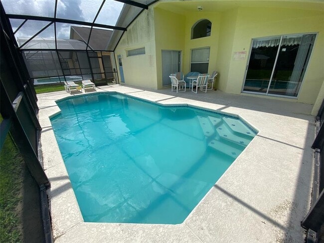 Foto del edificio - 611 Casterton Cir