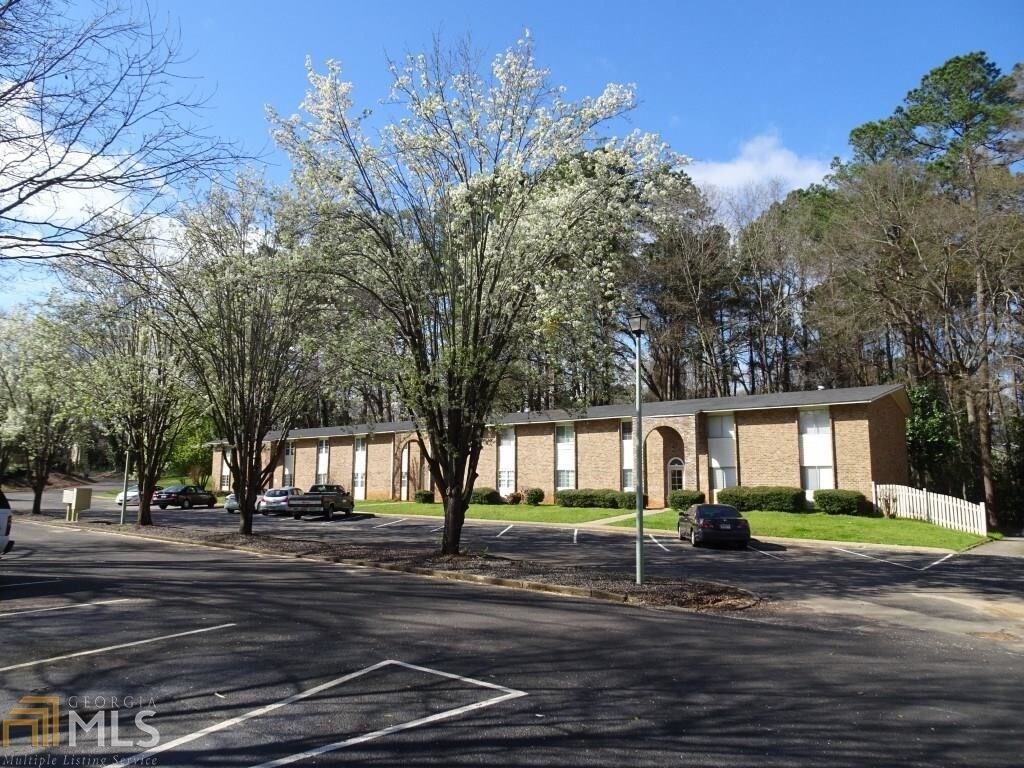 53 Newnan Estates Dr Unit 34, Newnan, GA 30263 Room for Rent in