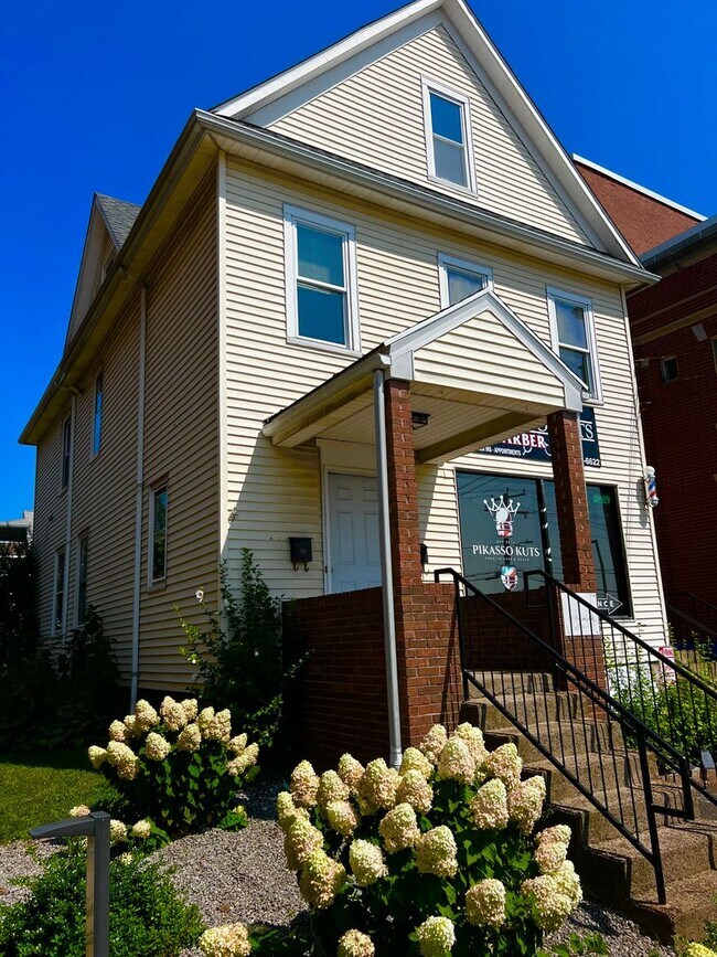Building Photo - 58 Washington St
