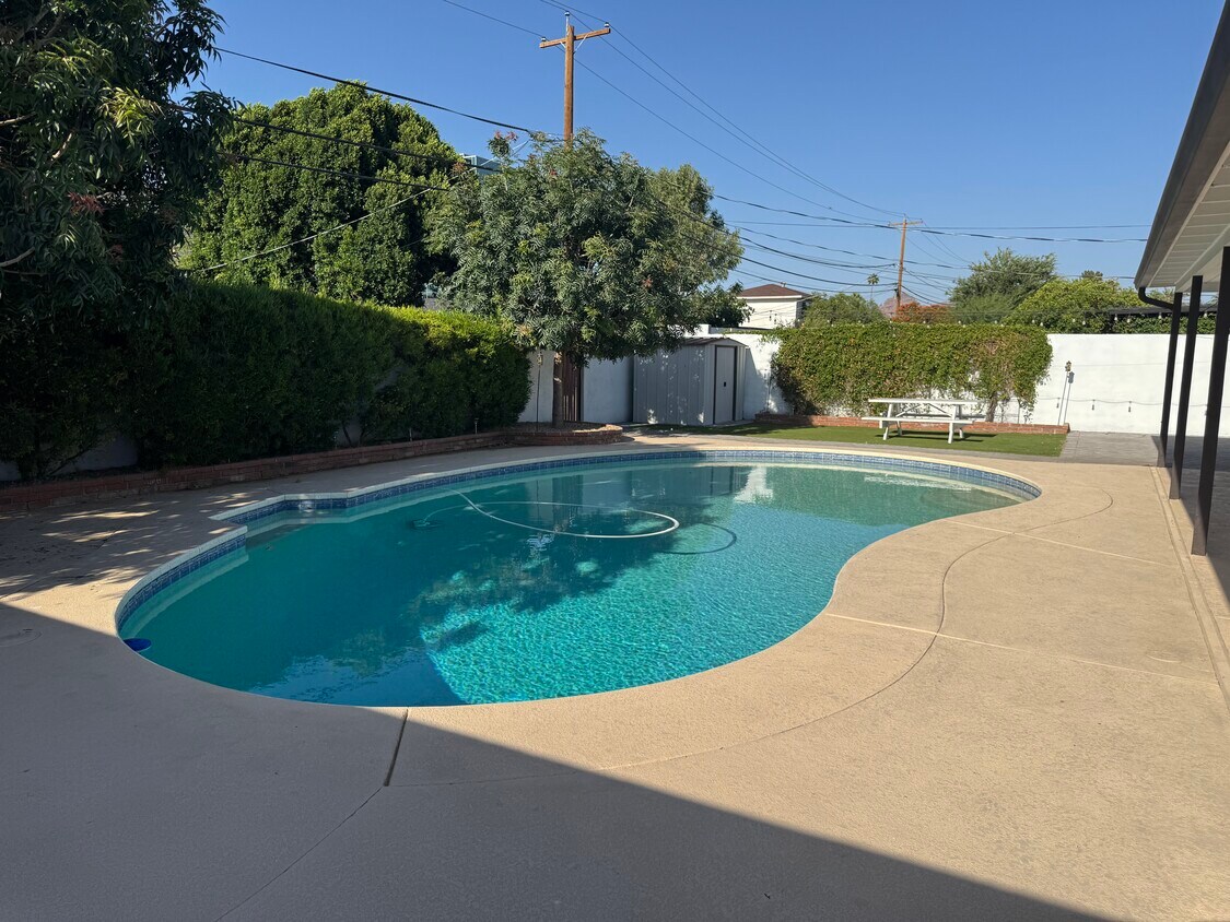 Foto principal - 2452 E Elm St