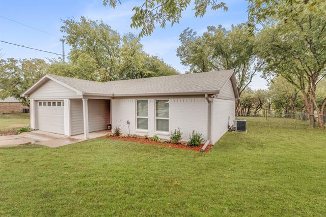 Building Photo - 313 Clearwood Dr