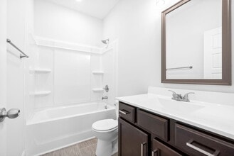 Building Photo - 760 Tracy Lane