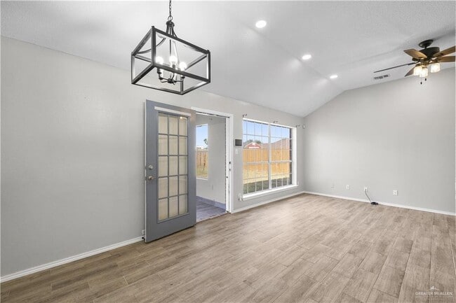 Building Photo - 37 E Xenops Ave