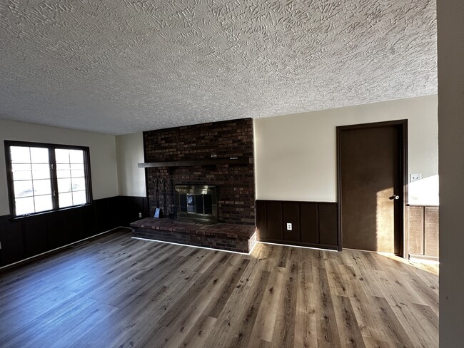 Foto del edificio - 101 Dahlia Ln