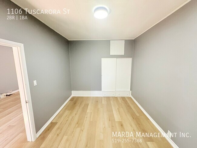 Photo du bâtiment - CHARMING 2 BED/1 BATH BUNGALOW - CORNER LO...