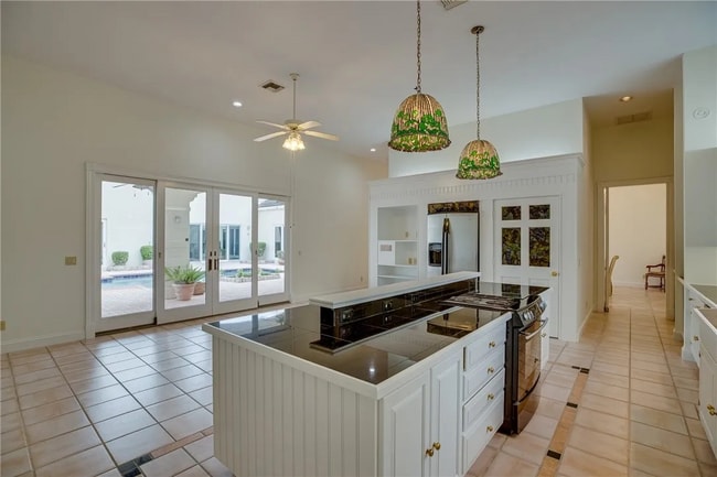 Photo - 8414 Poinciana Pl House