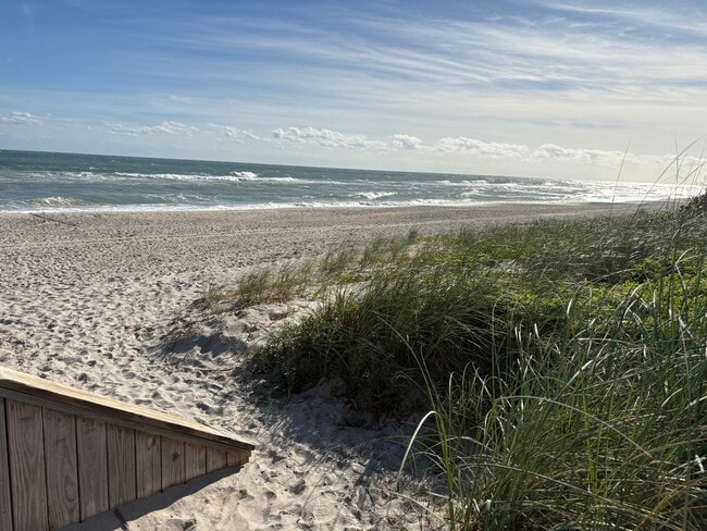 Foto del edificio - 562 Carousel Ln