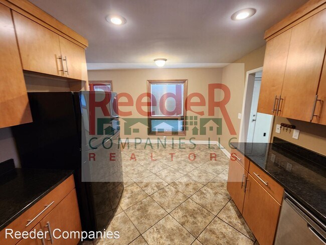 Building Photo - 3 br, 1 bath House - 503 213th Place