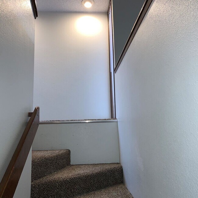 Foto del edificio - 919 S Garden Dr