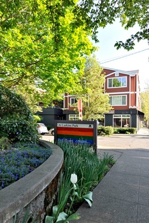 Building Photo - Madrona Court - 1 bedroom