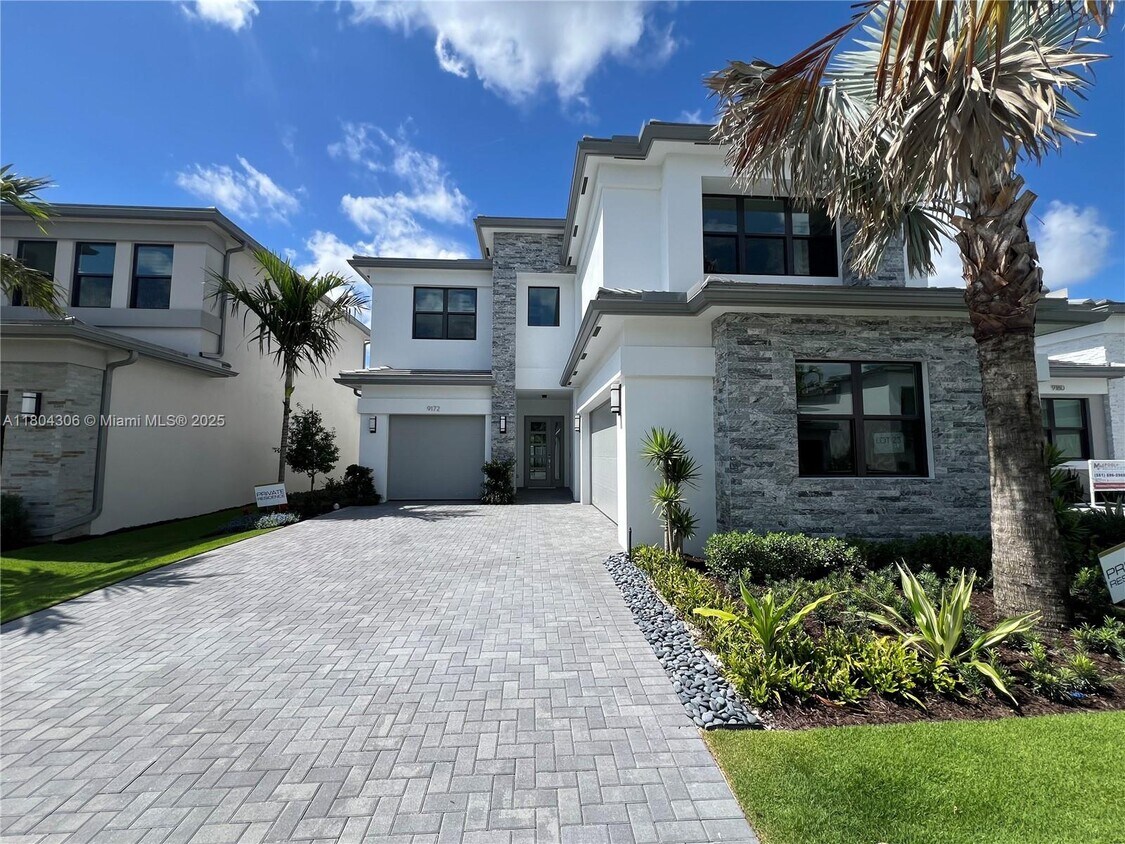 Foto principal - 9172 Silver Marsh Ln