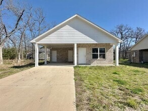 Building Photo - 1004 Woodland Dr