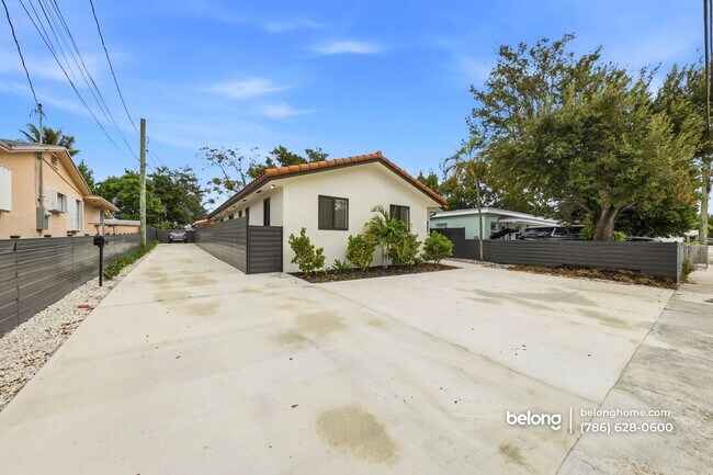 Foto del edificio - 4265 NW 2nd Terrace