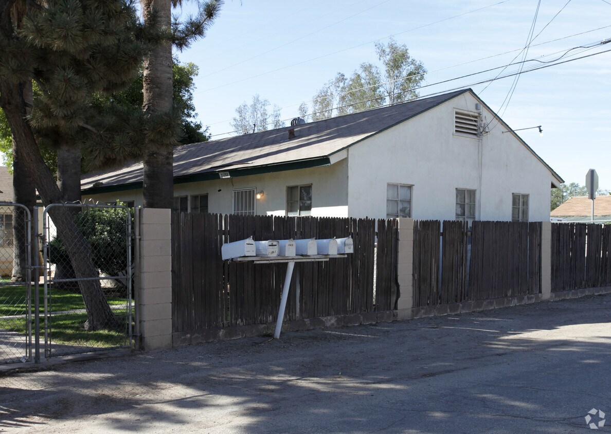 Primary Photo - 21753 Dracaea Ave