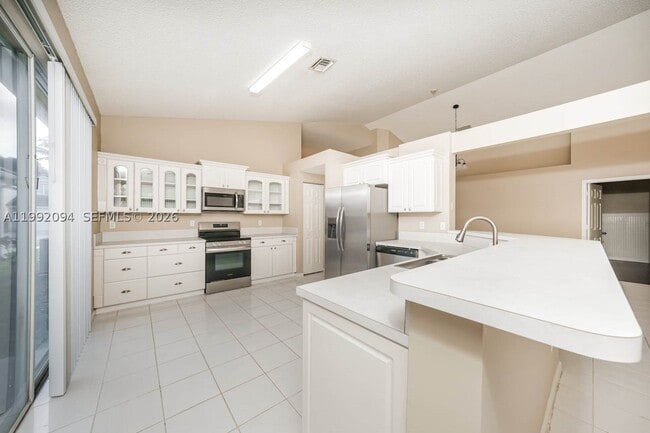 Building Photo - 7699 Thornlee Dr