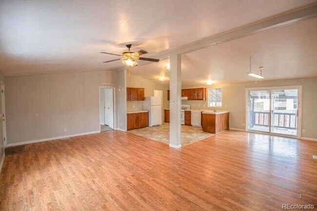 Foto del edificio - 3 bedroom 2 bath home with 1539 square feet!