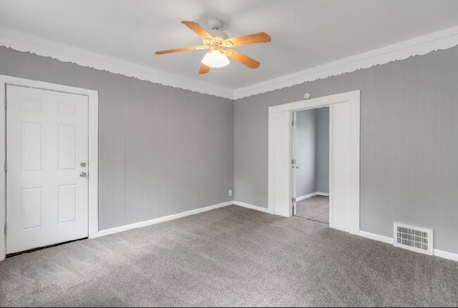 Foto del edificio - 6714 Sebert Ave