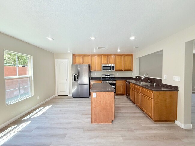 Foto del edificio - Cozy and charming 3-bedroom, 2.5-bath home