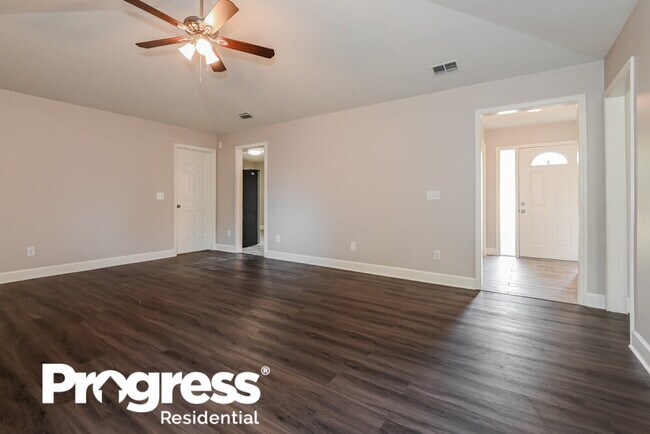 Building Photo - 1621 Windy Oaks Dr W