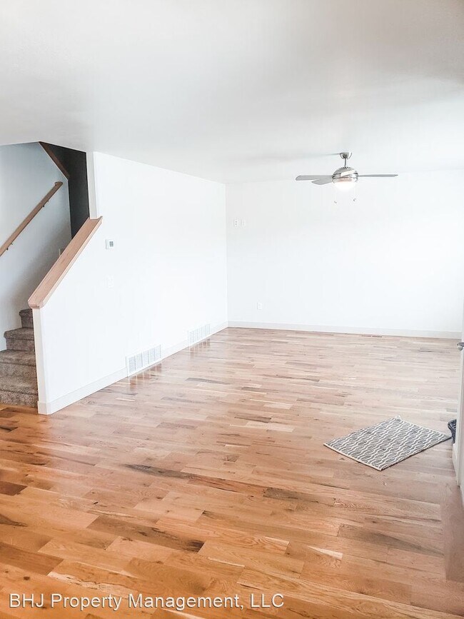 Foto del edificio - 3 br, 2 bath House - 2011 Skyview West