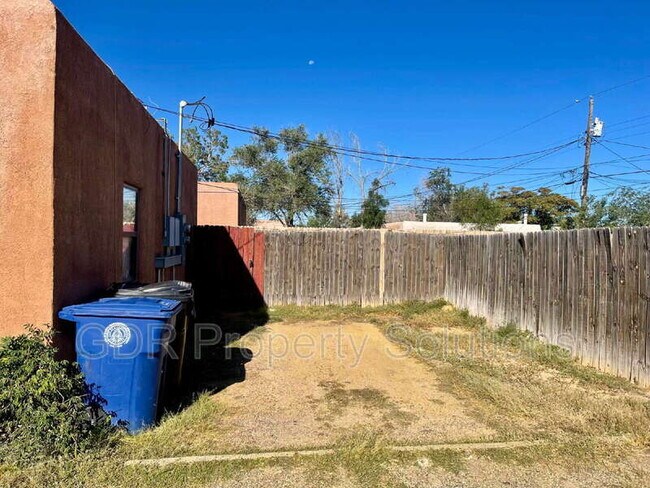 Foto del edificio - 3531 Ross Ave SE