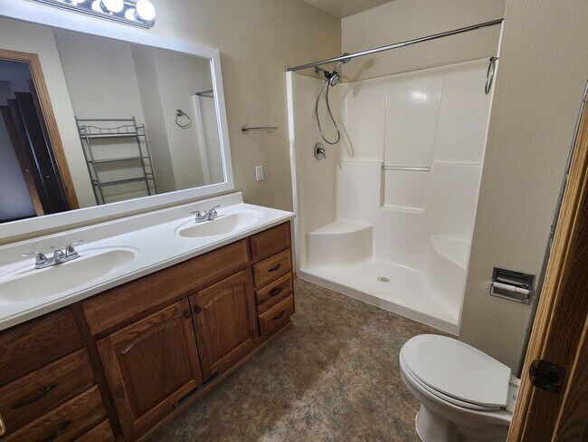 Building Photo - 3 Bedroom in Caldwell