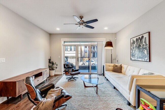 Building Photo - 3649 W Belmont Ave