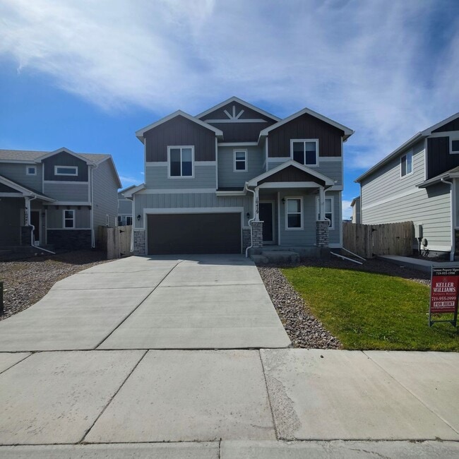 Building Photo - Spacious 4-Bedroom Home with Modern Finishes in Lorson Ranch