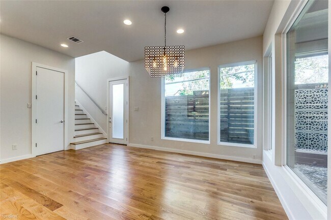 Foto del edificio - 3 br, 2.5 bath House - 2070 Modern Pl