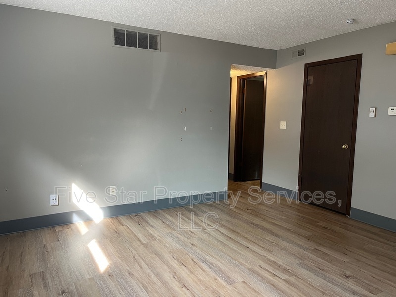Building Photo - 2080 W Washington St