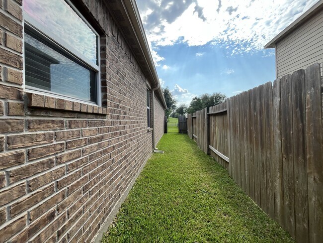 Foto del edificio - 20559 Iron Seat Dr